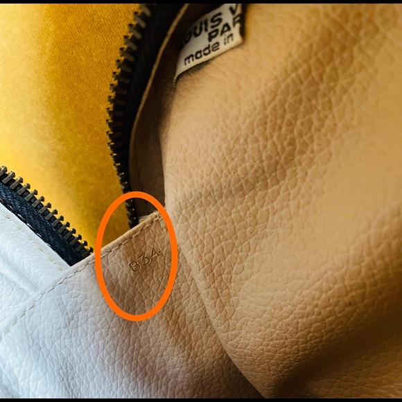 Authentic Vintage Trousse23/Cosmetic pouch ‼️no to offer‼️SOLD - Picture 15 of 16